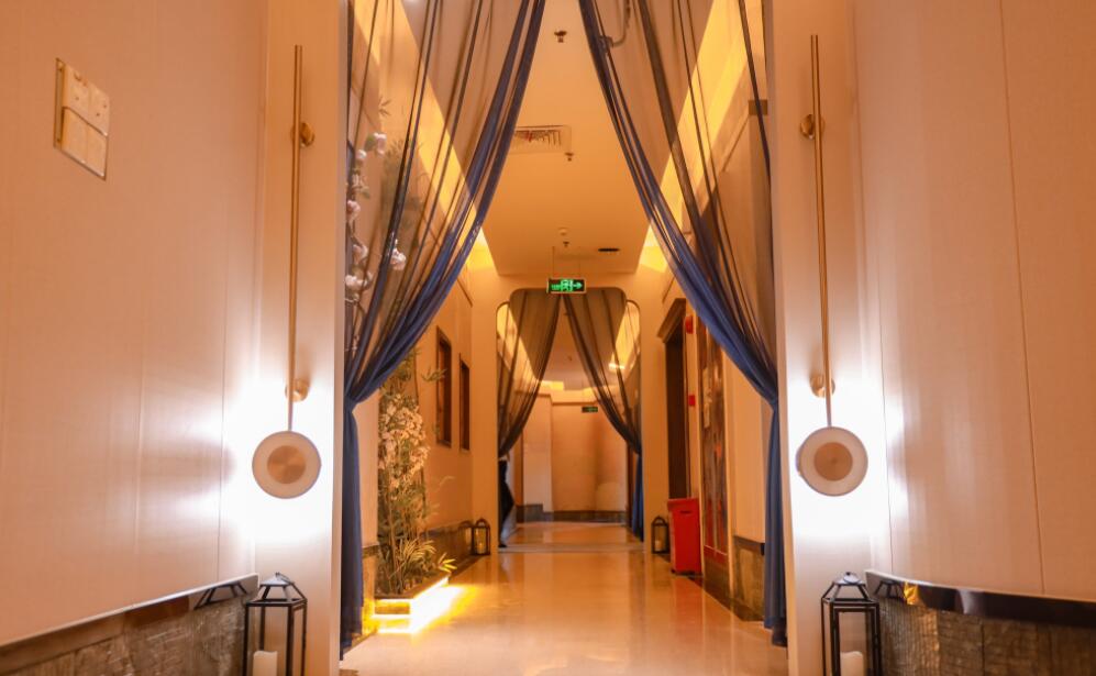 �������ڸ߶������������ݻ������